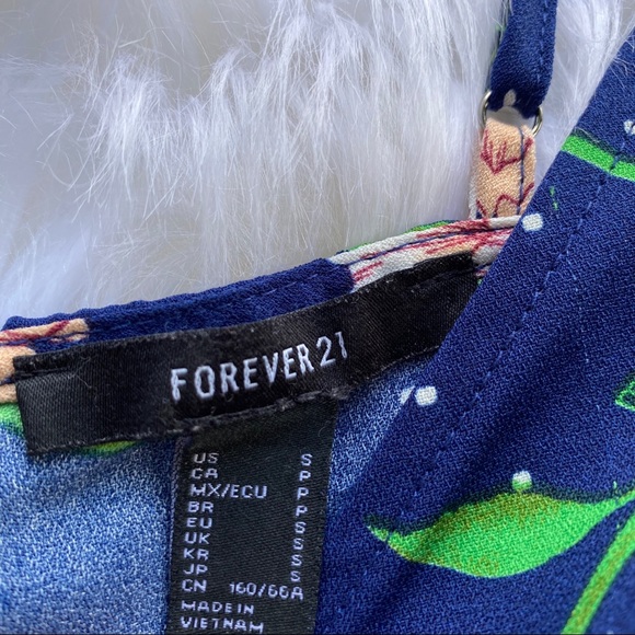 Forever21 blue floral romper size small - Picture 4 of 10